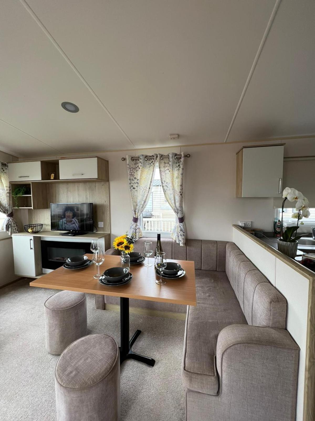 Luxurious Three Bedroom Caravan Jaywick Sands Exteriör bild